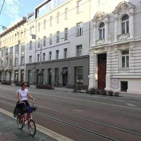 Opera By Zoom Apartmán